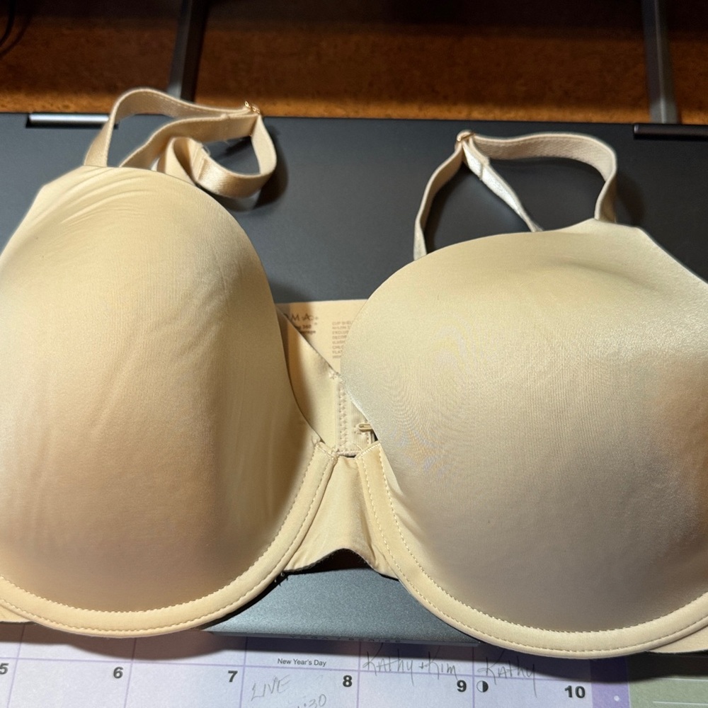 Soma Cream Women's BraSOMA Vanishing 360 Perfect Coverage 36C